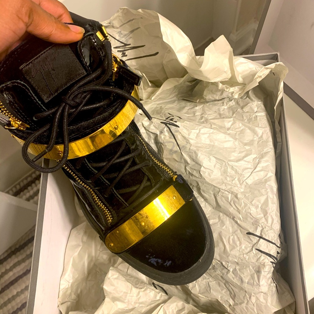 Designer kicks🔥🔥🔥